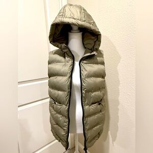 Zara’s Girl’s down hooded HEAT-SEALED PUFFER VEST size 11/12 khaki
